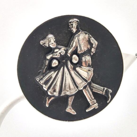 1950s Vintage Dancing Couple Clip Earrings, Black Enamel, Mid Century, 1 1/8 In - Picture 7 of 10
